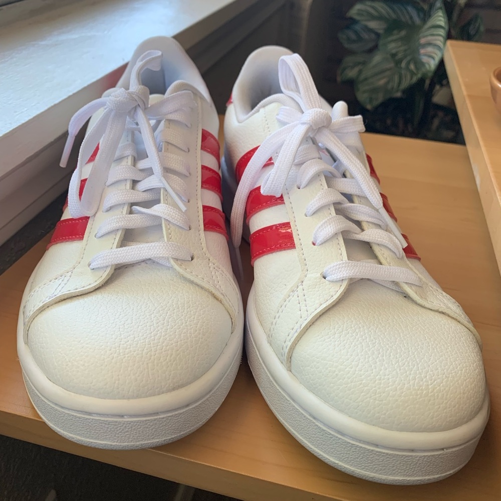 Adidas size US 8.5 White with red stripes